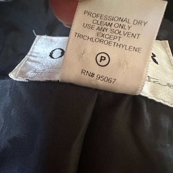 Oscar de la Renta Black Pinstripe Women's Blazer size 4 - Picture 9 of 9